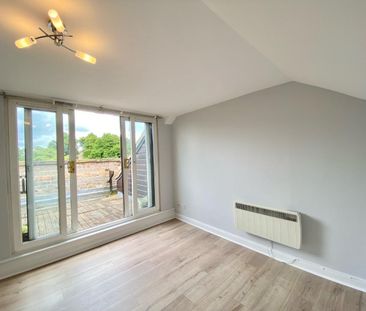 2 bedroom Flat To Let - Photo 3