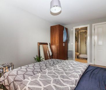 2 bedroom flat to rent - Photo 5