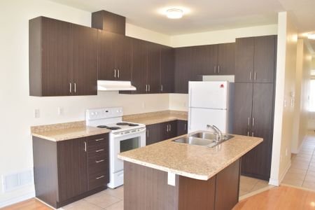 For Lease - 20 Munch Place, Milton, Ontario - Photo 4