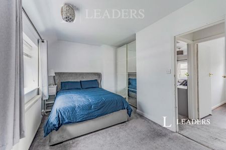 3 bedroom semi-detached house to rent - Photo 5