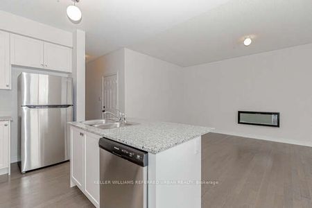 Townhouse For Lease | X8038978 - Photo 2