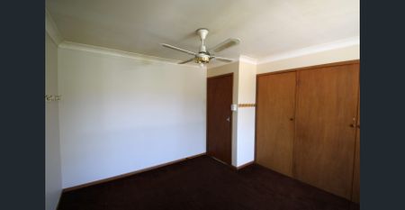 Functional and Low Maintenance Unit - Photo 4