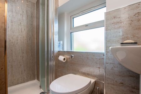 Featuring two stunning designer shower rooms - Photo 3