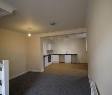 2 Bedroom Terraced House for Rent - Photo 5