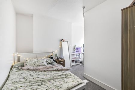 Wimbledon Park Road, London, SW18 - Photo 2