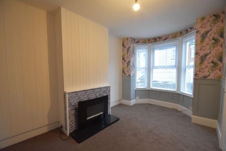 3 bedroom terraced house to rent - Photo 2