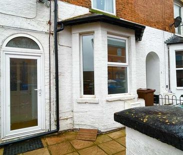 Merton Street, Banbury, OX16 - Photo 1