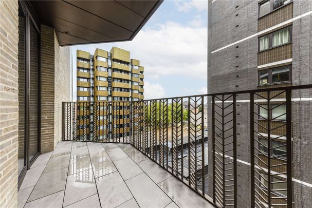 Two bedroom two bathroom apartment in the Exclusive One St. John's Wood - Photo 1