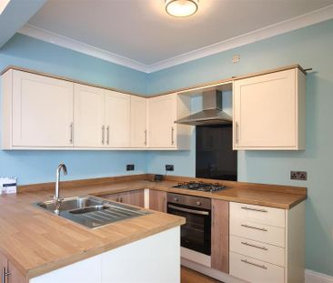 3 bedroom terraced house to rent - Photo 1