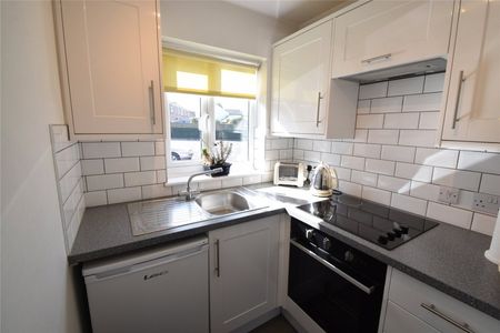 Maple Court, 17 Common Road, Eton Wick,SL4 - Photo 3