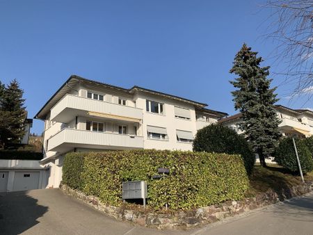 Charmante 4.5 Zimmer Wohnung mit Balkon und Cheminée - Photo 5