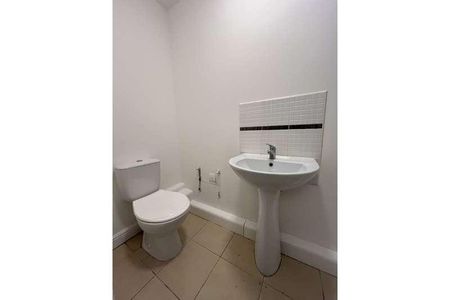 Broadwell Road, Oldbury, West Midlands, B69 - Photo 3