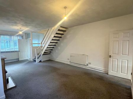 3 bedroom terraced house to rent - Photo 2