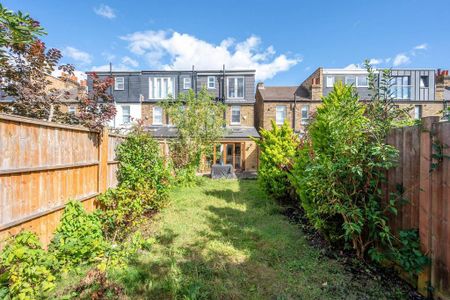 3 bedroom terraced house to rent - Photo 3