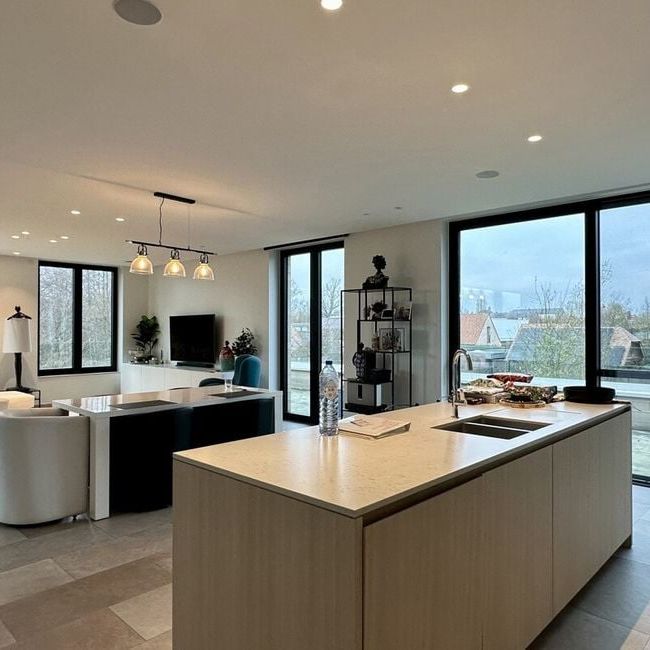 Appartement te huur in Rumbeke voor € 1.400 met 3 slaapkamers - Photo 1