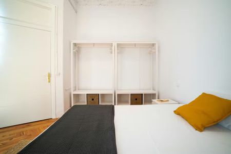 Calle de los Caños del Peral, Madrid, Community of Madrid 28013 - Foto 4