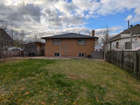 For Lease - 242 Millen Road, Hamilton, Ontario - Photo 2