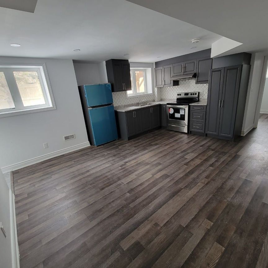 For Lease - 32 Westminster Circle Unit# Lower, Barrie, Ontario - Photo 1