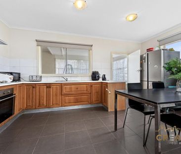 YOUR HOME IN SUNSHINE WEST - Photo 6