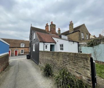 2 bedroom semi-detached house to rent - Photo 2