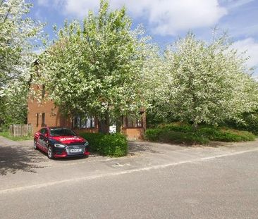 2 bedroom maisonette to rent - Photo 2