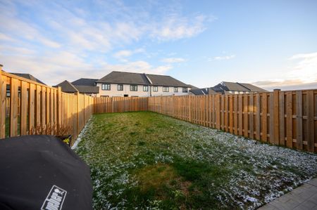 For Lease - 252 Doan Drive, Middlesex Centre, Ontario - Photo 4