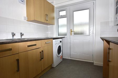 2 bedroom apartment to rent - Photo 3