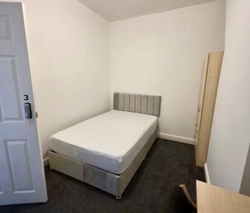 Room in a Shared House, Norton St, L20 - Photo 3