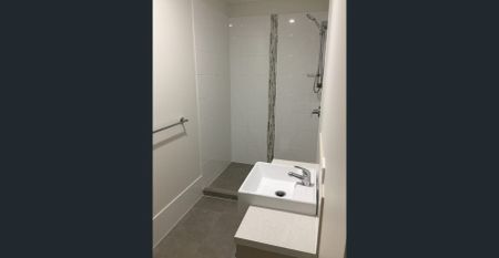 Lovely 3 Bedroom Home With 2 Air Conditoners and Security Screens Throughout - Photo 3