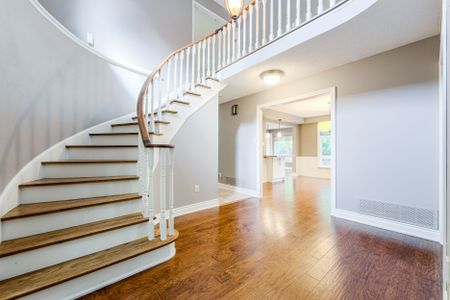 For Lease - 1020 Roxborough Drive, Oakville, Ontario - Photo 4