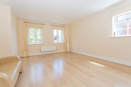 To Let 2 Bed Apartment - Photo 3