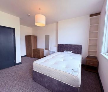 Beach Road - Room 8, South Shields, South Shields, Tyne and Wear, N... - Photo 1