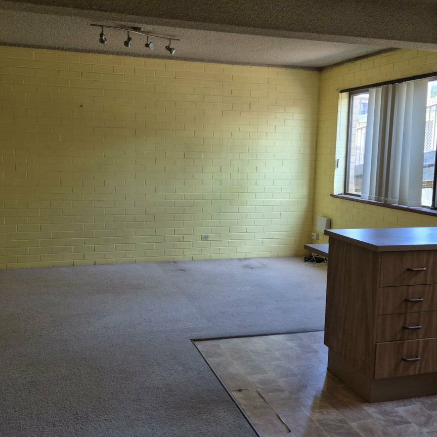 One Bedroom Flat - Photo 1