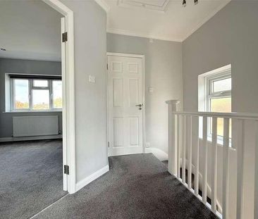 Langford Crescent, Cockfosters, Hertfordshire, EN4 - Photo 6