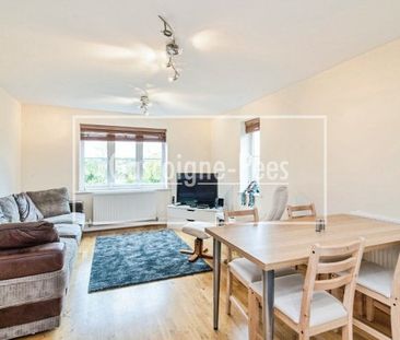 Warren Close, Farnham - Photo 3