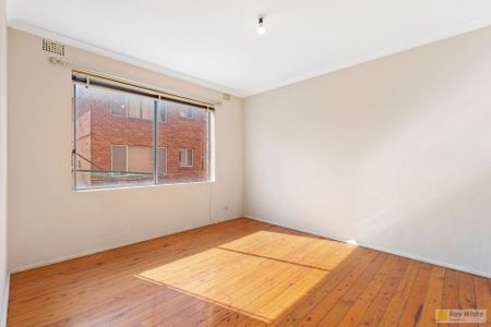 2 Bedroom Apartment In The Heart Of Canterbury ! - Photo 3