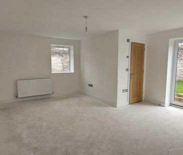 4 bedroom detached house to rent - Photo 1