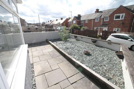 Gilliand Crescent, Birtley, DH3 - Photo 2