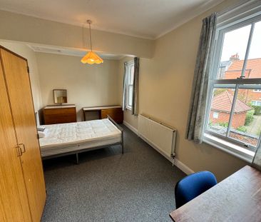 Monkgate, The Groves - P10980 - Photo 5