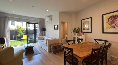 Modern & Low-Maintenance Living in the Heart of Ellerslie - Photo 2