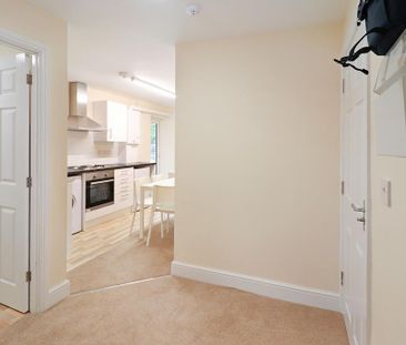 2 bedroom flat to rent - Photo 5