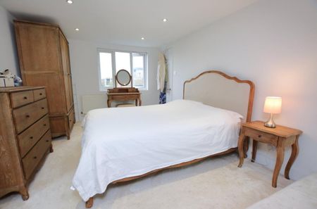 2 bedroom property to rent - Photo 4