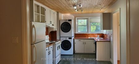 For Lease - 61 Roxborough Road Unit# Main Floor, Newmarket, Ontario - Photo 2