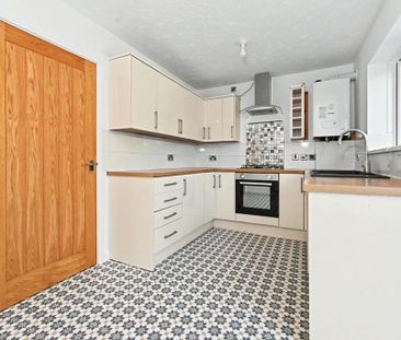 3 bedroom semi-detached house to rent - Photo 4