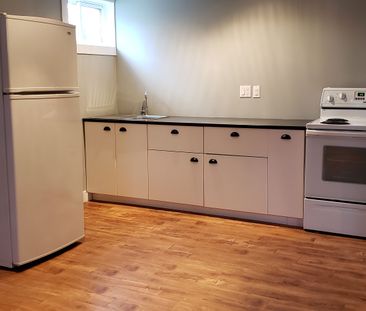 For Lease - 13 SPRINGDALE Drive Unit# Lower, Barrie, Ontario - Photo 2