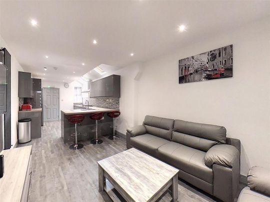 6 bedroom house to rent - Photo 1