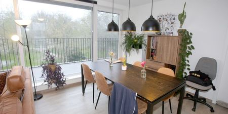 Penthouse te huur in Kortrijk voor € 815 met 2 slaapkamers - Photo 3