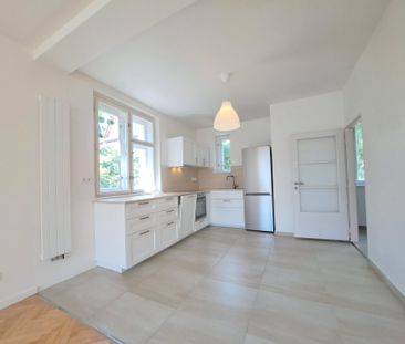 Pronájem rodinného domu 250 m², K Fialce, Praha - Photo 2