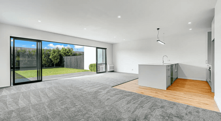 Spacious Family Home - Photo 2