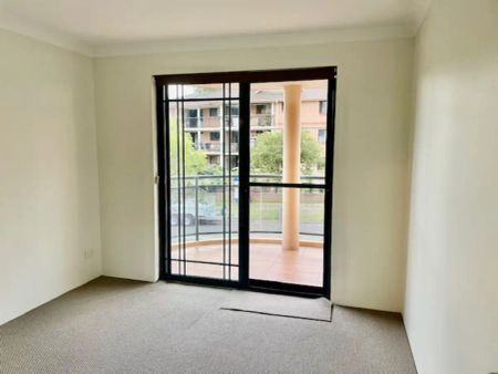 “FANTASTIC 2 BEDROOM APARTMENT” - Photo 4